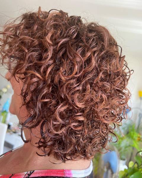 Coupe à sec et soin profond Botox pour cheveux ondulés, bouclés, frisés et crépus à Bordeaux