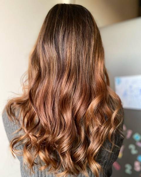 Trouvez Meilleur Coiffeur coloriste pour femmes travaillant  produits bio haut de gamme Salleboeuf proche Cenon