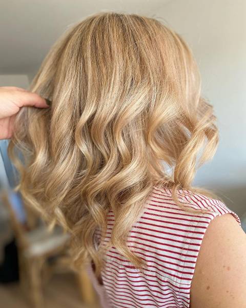 Coiffeuse  Ambarès-et-Lagrave spécialiste de la couleur produits naturels