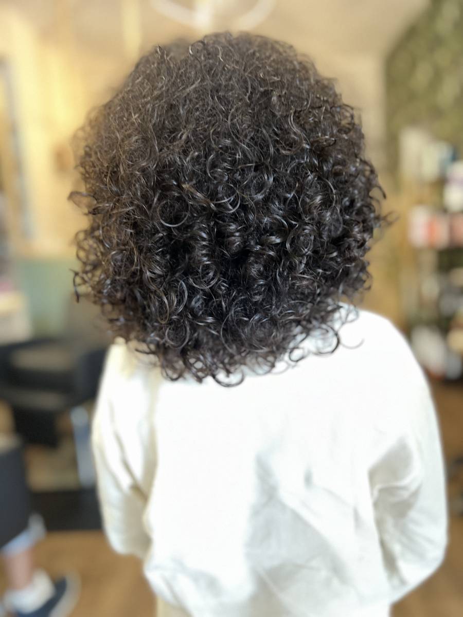 Routine capillaire spéciale cheveux bouclés : mes conseils de pro