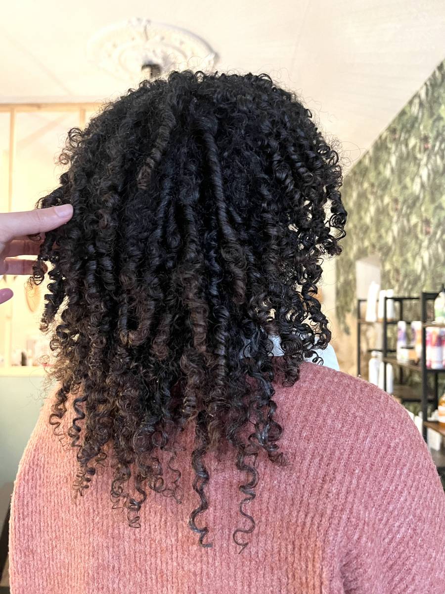 Coiffeur pour cheveux frisés proche Bordeaux 