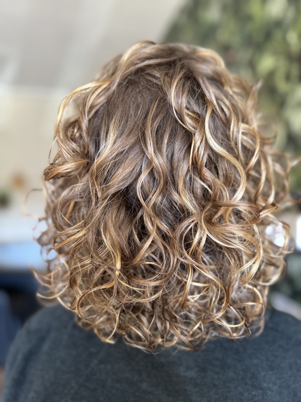 balayage blond doré proche Pessac coiffeur spécialiste