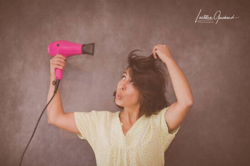 Carlota coiffeuse coloriste cheveux lisses et bouclés près dé Bordeaux 